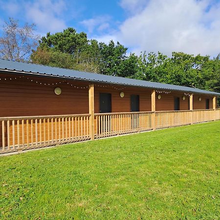 מלון סוואנסי Celtic Minor Stables מראה חיצוני תמונה